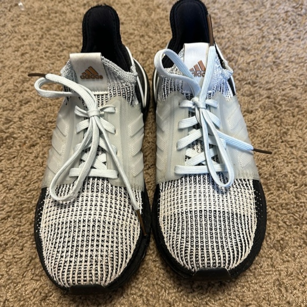 Adidas Boost - Picture 1 of 8